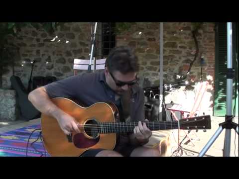 Paolo Sereno-"Con Il Nastro Rosa"(Mogol-Battisti)-Fingerporking 4 (Rigomagno,SI)-Open Mic 28/08/2011