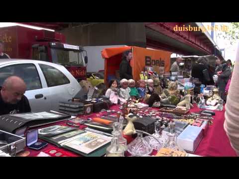 Rundgang ueber den Troedelmarkt in Duisburg Ruhrort am Ostermontag