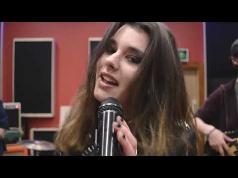 Bella Estelle - Crazy In Love (Official Video)