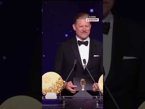 🇪🇸 Cata Coll et son compatriote Unai Simon décrochent le trophée de gardien de l'année #ballondor