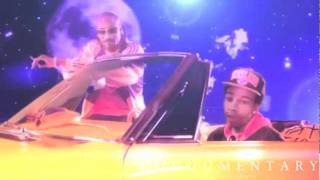 Music-Video--Snoop-Dogg-This-Weed-Iz-Mine-f-Wiz-Khalifa-(prod-Scoop-DeVille)[www.savevid.com].flv