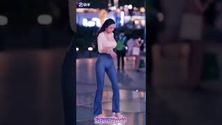 Khi Fan Mu Ra Đường