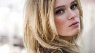 Sara Paxton - Take A Walk