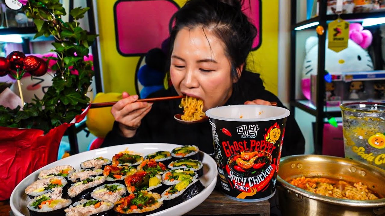 Kimbap With A Side Of Daebak Ghost Pepper Noodles And Shin Ramyun l Mukbang