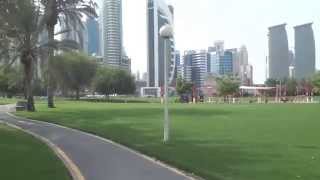 preview picture of video 'Doha corniche is really nice! Check this garden i just discovered! (HD)'