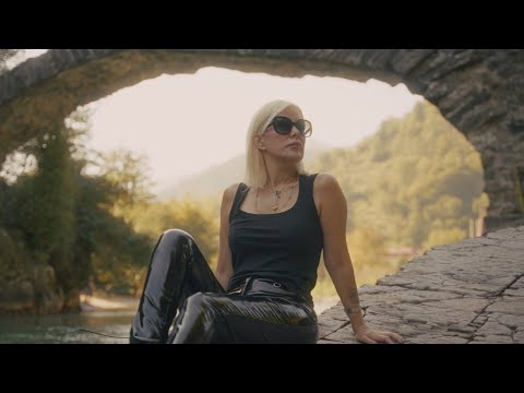 Ömür Gedik - Özlüyorum İkimizi