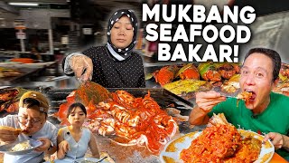 Download lagu JUALAN SEAFOOD BAKAR DI PINGGIR JALAN, KESUKAAN FOOD VLOGGER NO 1 DUNIA! mp3