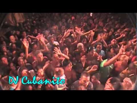 El mundo esta loco Noviembre 2011 Kola Loka live en Carnaval de Baracoa Concierto - Dia 2-1