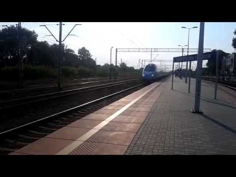 ED250-009 EIP 6107 Wrocław Główny - Warszawa Wschodnia na stacji Częstochowa Stradom