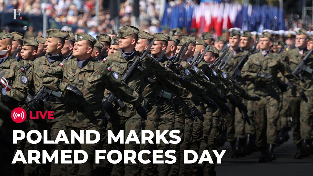 LIVE: Poland Celebrates its Armed Forces Day With Military, Naval Parade in Warsaw