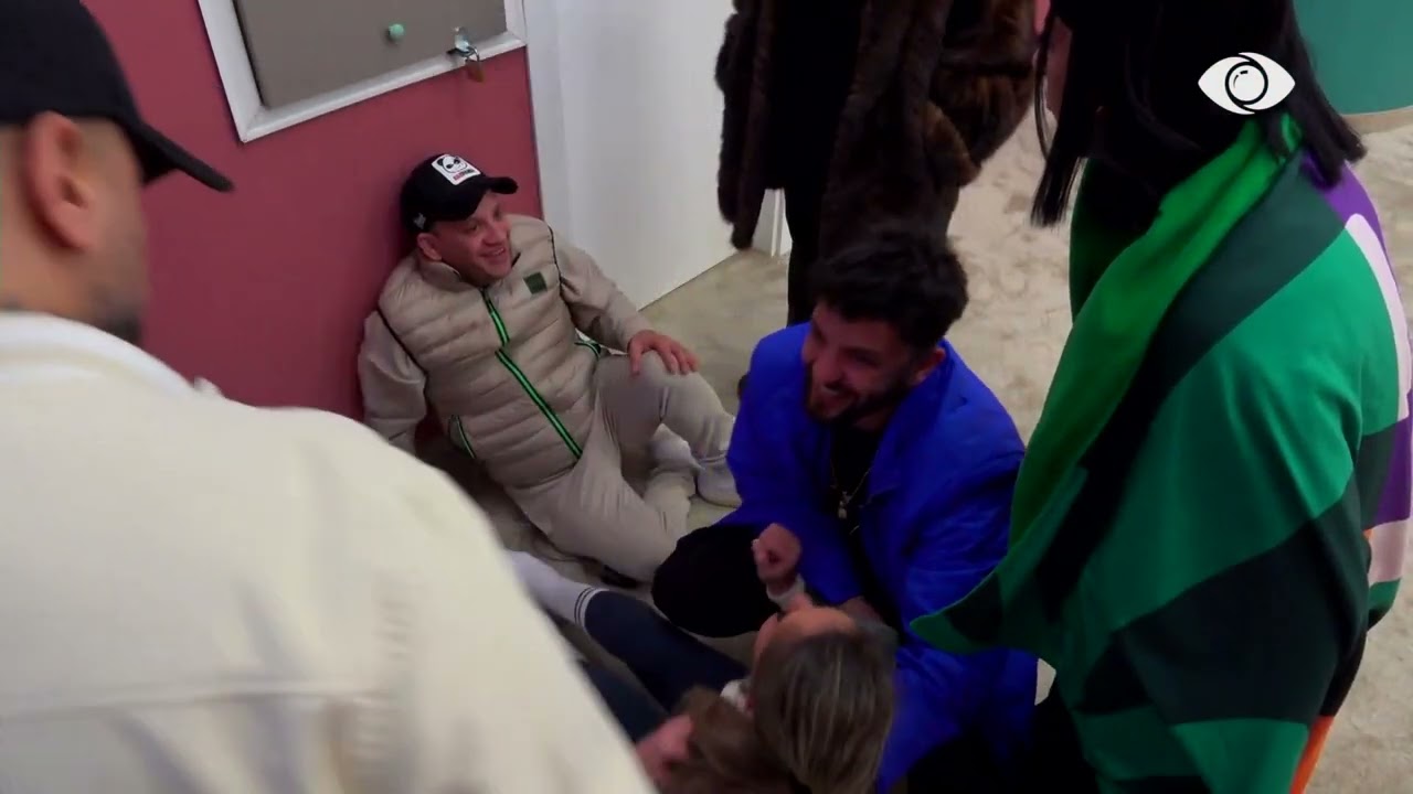 Zbatohet plani i arratisjes, Vesa del nga kazerma