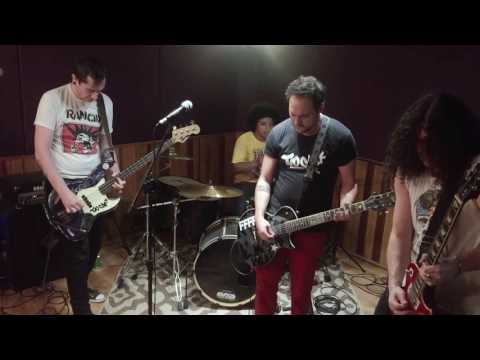 Tio Che - Como É Bom Ser Livre (Live At AMP Estúdio)