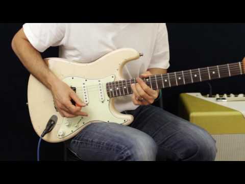 Brett Papastache Shows You Some Killer Pentatonic Guitar Licks