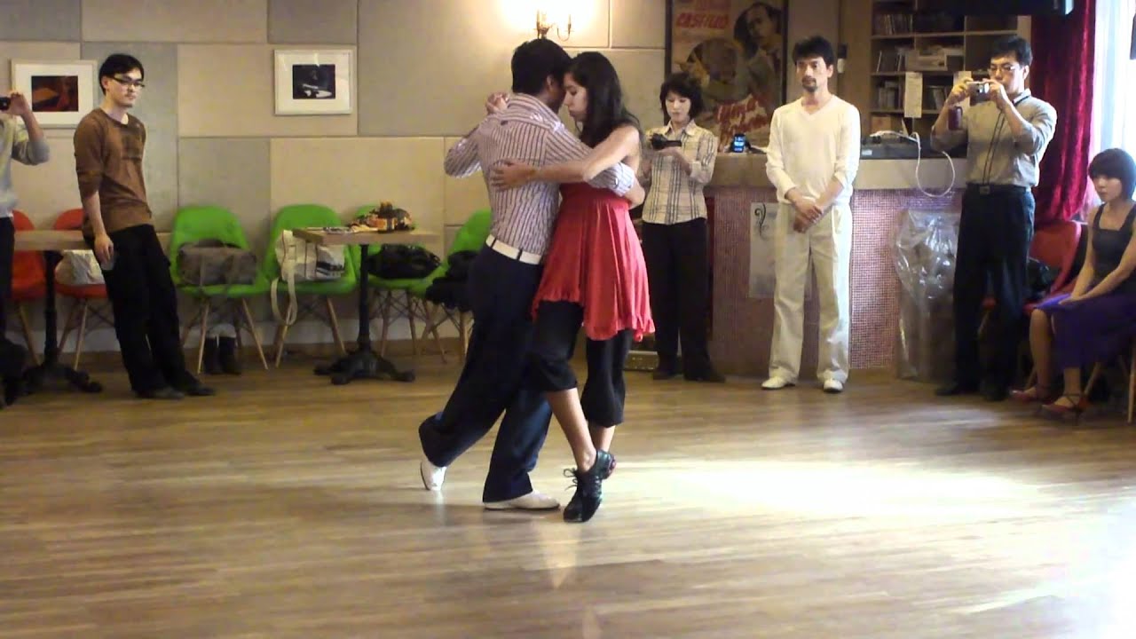 Roxana Suarez & Sebastian Achaval ~~~ Tango salon. Workshop.