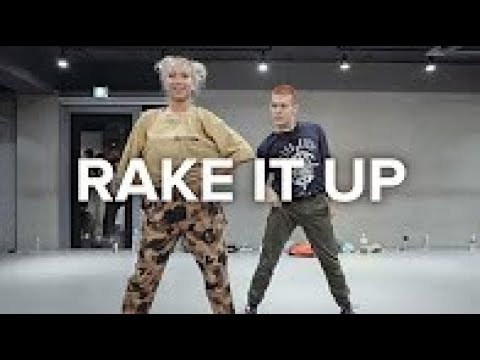 LISA DANCE IN 1 MILION STUDIO IN SEOUL!