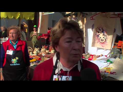 13/12/14 – IV Feria de Navidad llena de solidaridad la plaça Major