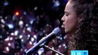 Alicia Keys - Superwoman Live @ Apollo