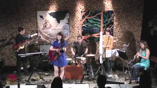 Plumes "Sweet Georgia Blue" www.streamingcafe.net