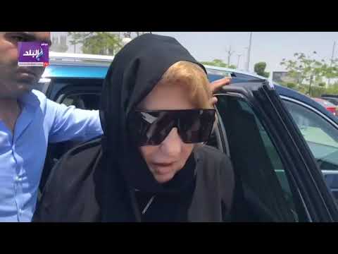 نادية الجندي وداليا البحيري في جنازة سمير صبرى