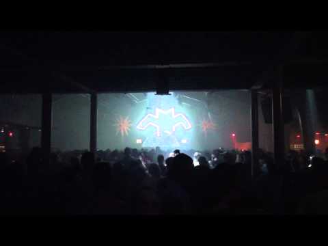 BKJN vs. Partyraiser 4 - Mainstage - Partyraiser vs. Tieum vs. F.Noize - Part 01