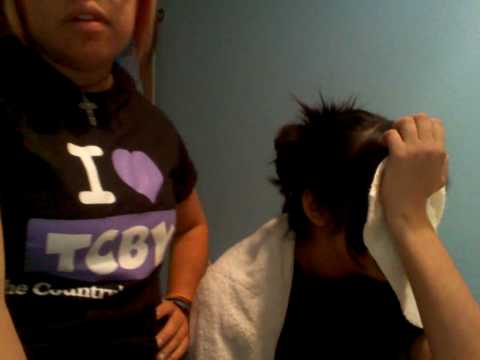 download lagu mp3 mp4 Avril Lavigne Blue Hair, download lagu Avril Lavigne Blue Hair gratis, unduh video klip Avril Lavigne Blue Hair