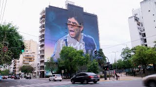 Imponente mural de Diego Maradona}