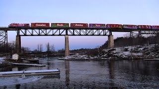 preview picture of video 'CP Holiday Train at Parry Sound (29NOV2013)'