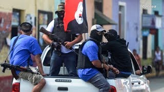 Videos y fotografías revelan cercana relación entre policías y parapolicías en Nicaragua