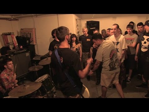 [hate5six] Caught In A Crowd - September 14, 2012 Video