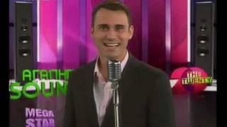 Ο Γιωργος Καπουτζιδης τραγουδαει ''Η Αγαπη που Μενει''