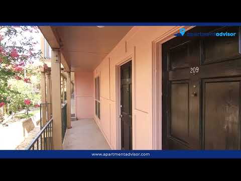 Pet-Friendly 2 Bedroom Apartment in Austin TX | Oak Park Apartment Tour by ApartmentAdvisor