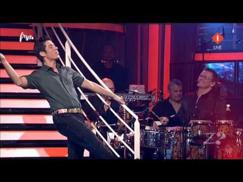 OZNZ 6 - Roman - In de straten waar zij woont