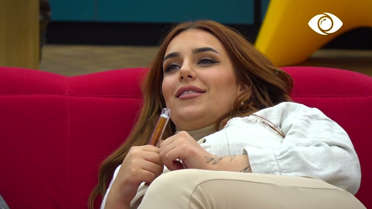 Mos harro kush je/ Nita këshillon Tean