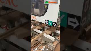 Woodmaster. MỘNG ÂM CNC 4 Đầu Chạy Router diềm bàn cực hiệu quả