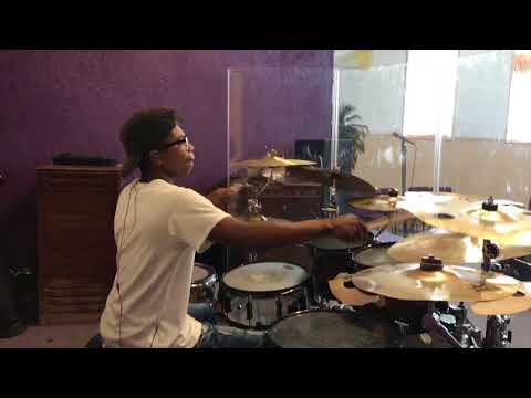 Funky But Smooth Free Drumless Tracks