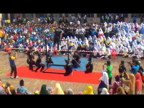 Bar-acuza show at Smk Serendah(sambutanHari Guru)