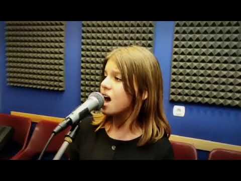 Julia Dąbrowska  Polska Madonno