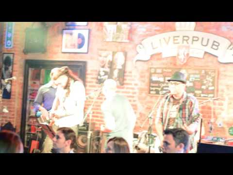 OS BROAS FAZENDO UM COVER DE GAROTA NACIONAL (SKANK)