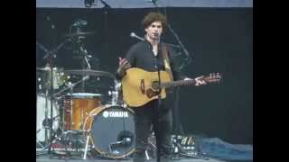 Vance Joy tells the story behind My Kind of Man at Radio 1045 Birthday Bash Philadelphia