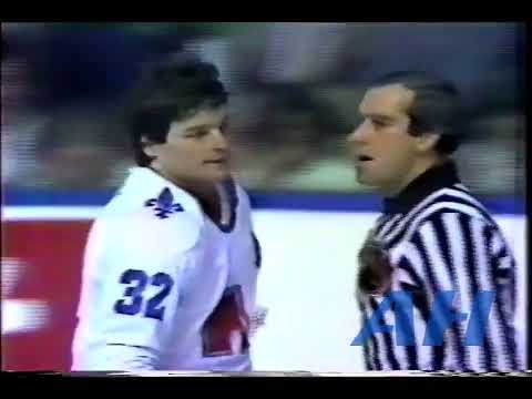 NHL Oct. 11, 1982 Dale Hunter,QUE v Gilbert Delorme,MTL Quebec Nordiques Montreal Canadiens