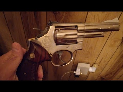 Smith and wesson 19-3. 357 Magnum.