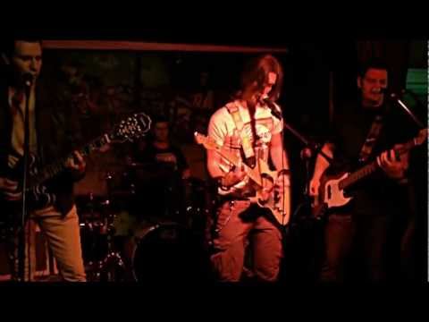 NewGatti - Félesély @ Fészek