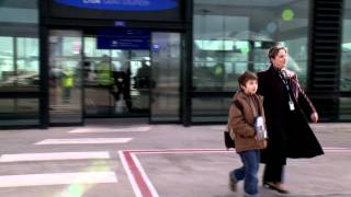 preview picture of video 'Aéroports de Lyon : comment faire voyager un mineur non accompagné'