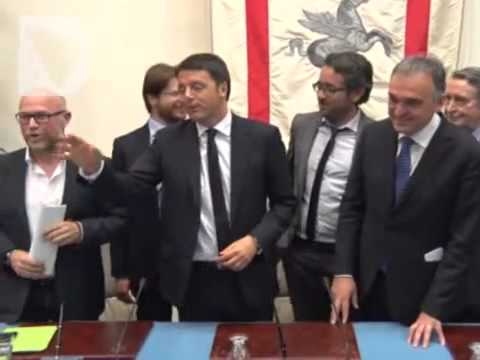 La gag fra Renzi e Nogarin - VIDEO