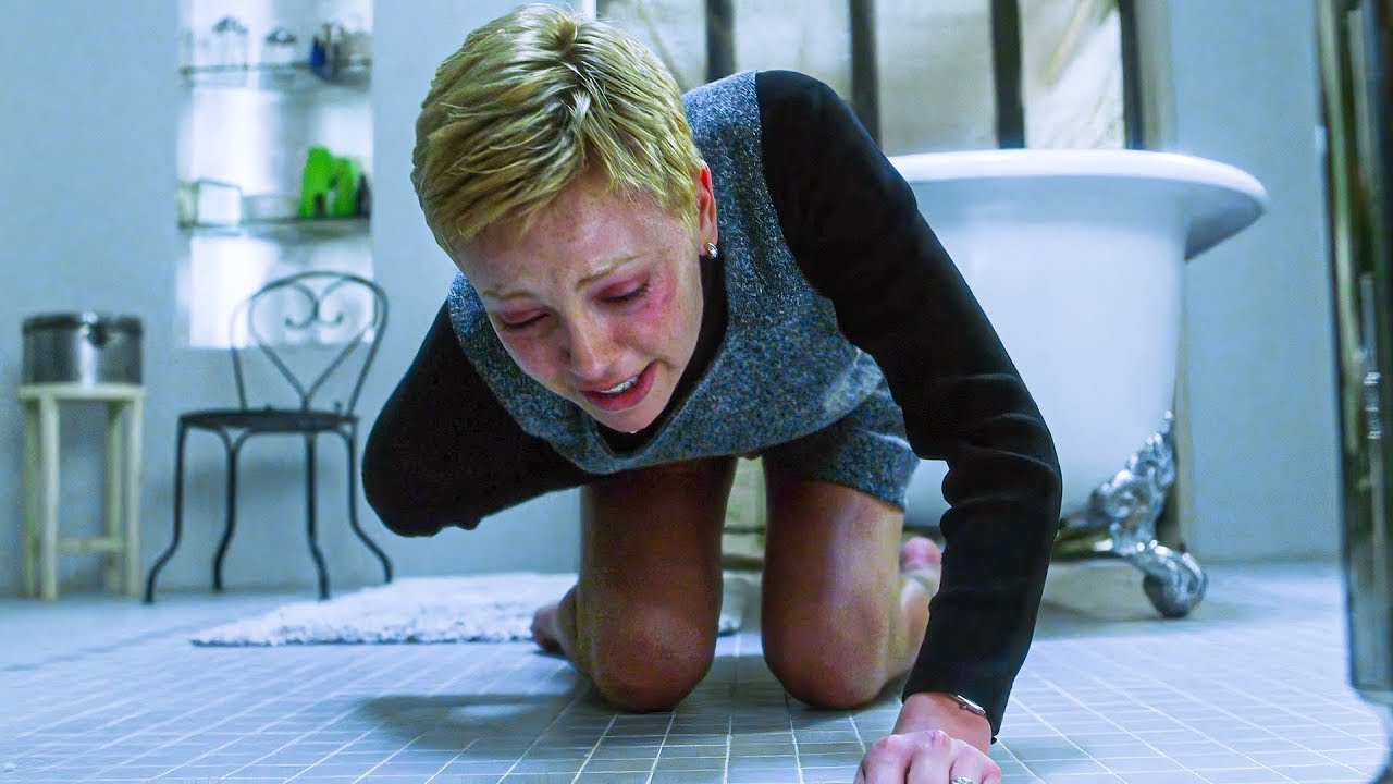 Esposa de astronauta fica gravida após ele voltar do espaço e acredita que tem um Alien na barriga