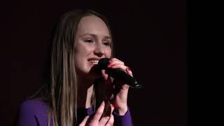 Jeszcze w zielone gramy. | Weronika Kędziora | TEDxMarcinekSchool