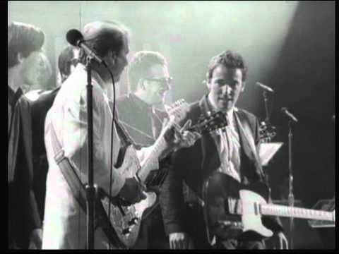 James Burton/Bruce Springsteen guitar solos "Pretty Woman" Roy Orbison Live.