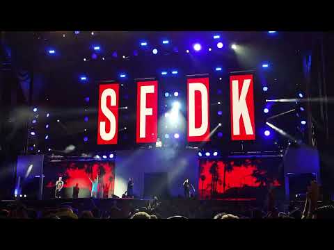 SFDK, El limite y Karvoh - Del barrio para el barrio (AKA Pino Montano) en DIRECTO