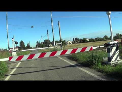 Passaggio a livello di via Linaroli in HD - Portomaggiore (FE) / Level Crossing / Bahnübergang