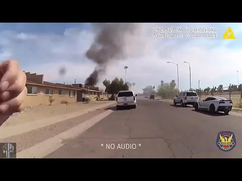 Bodycam captures Phoenix officer rescuing people from apartment fire